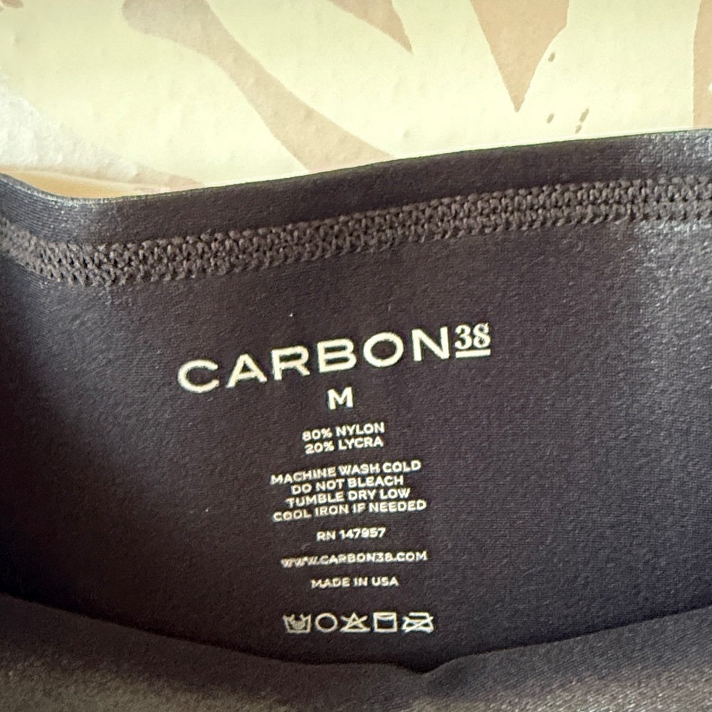CARBON38 Black Legging in Takara Shine Size Medium Faux Leather - Picture 6 of 7